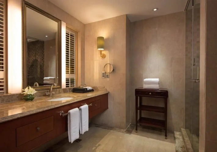 Deluxe Double room with balcony and with garden view