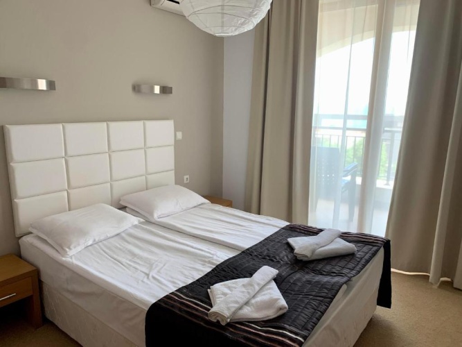 1 Bedroom Apartment with balcony