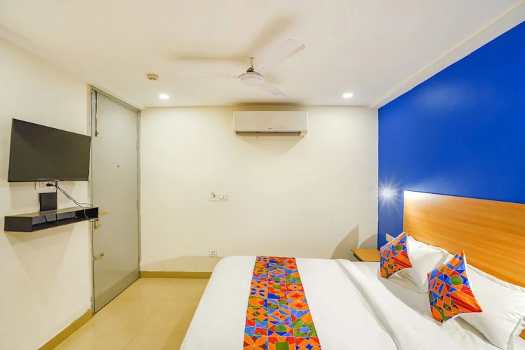 Fabhotel Moon