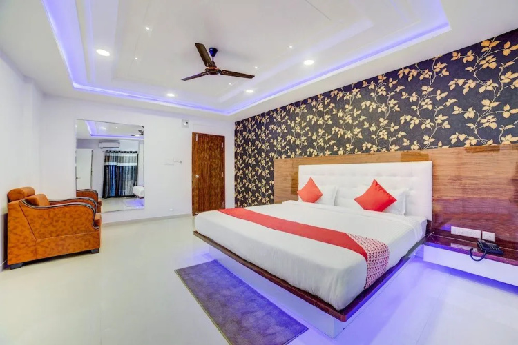 OYO 24848 Royal Imperio