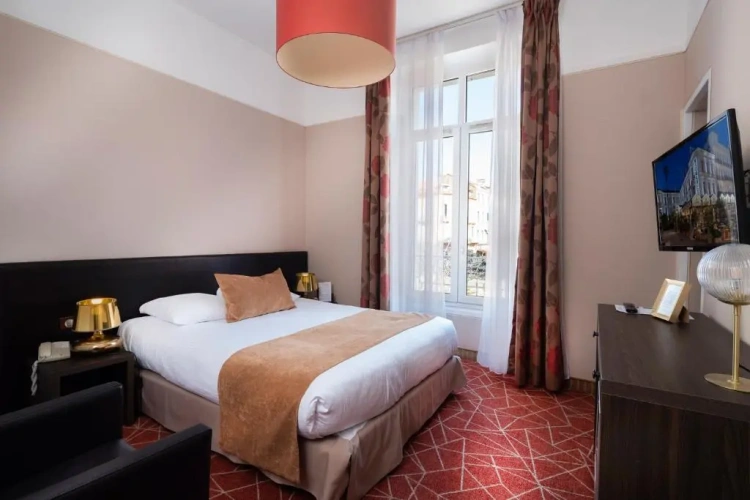Standard Double room with city view