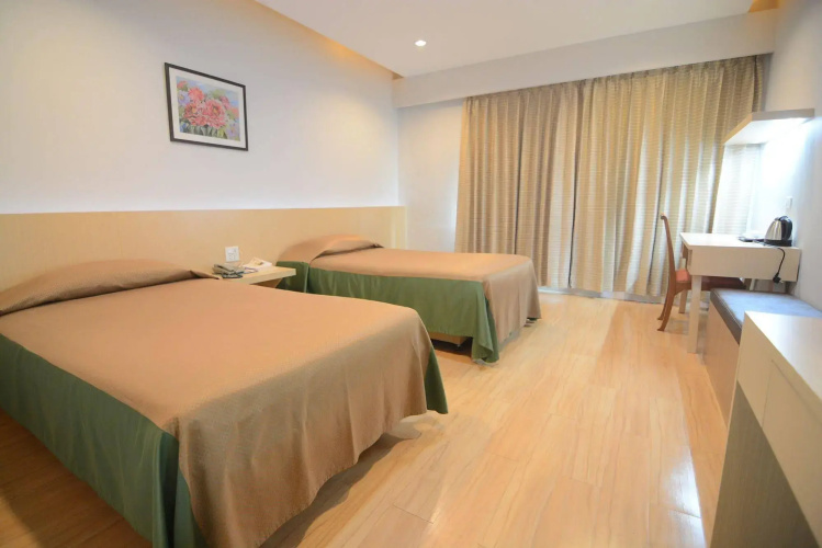 Charoen Hotel