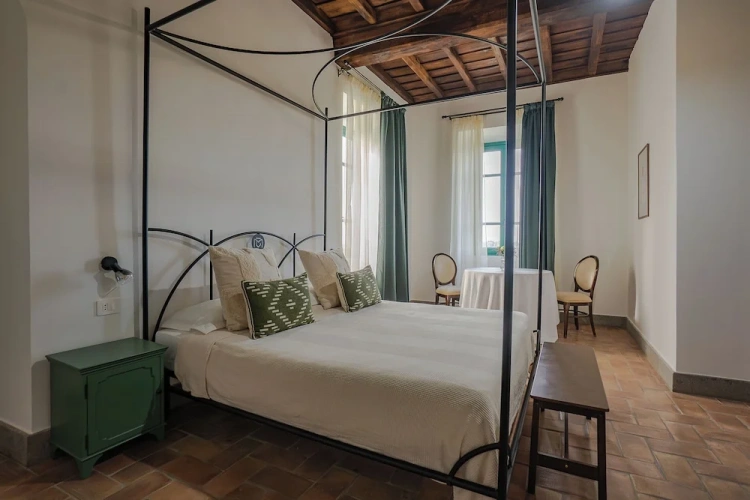 Suite with garden view