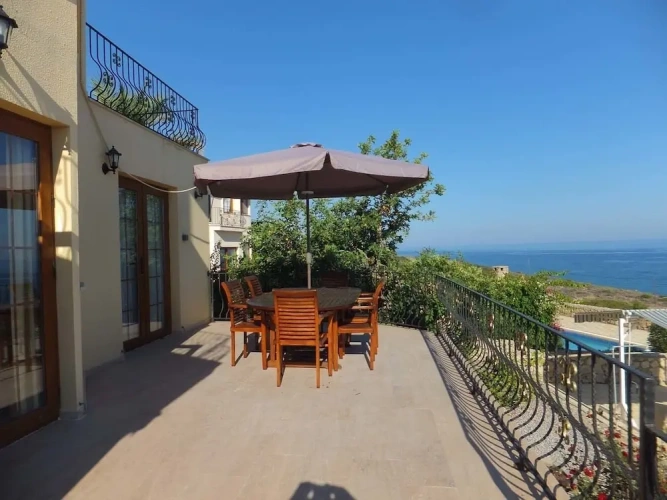 3 Bedrooms Villa with sea view