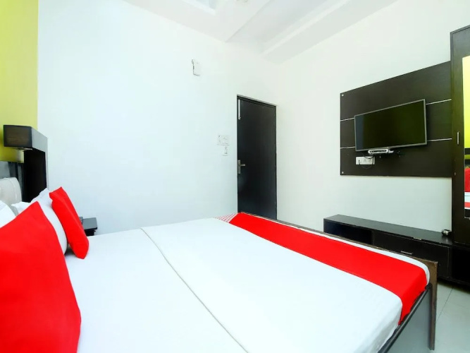 OYO 44541 Hotel Nanda