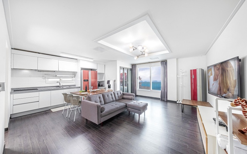 Grand room