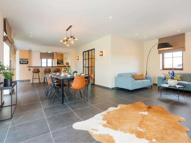 Chic Villa in Comines-warneton With Garden