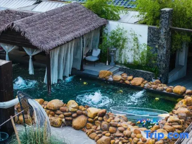 Big House Hot Spring Courtyard Hotel