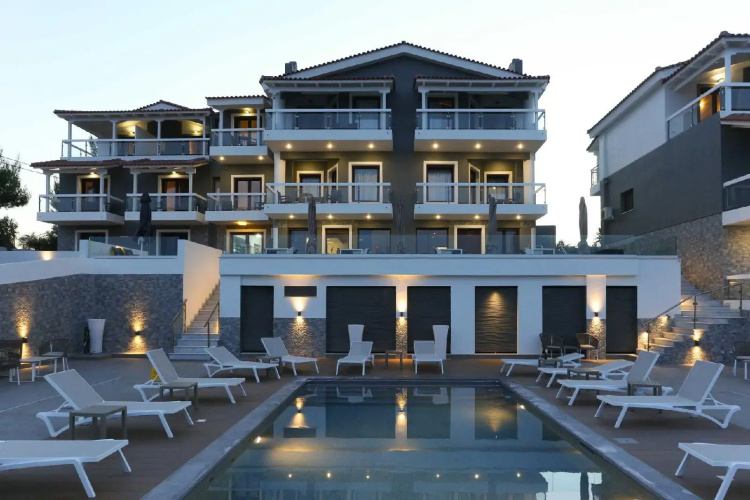 Trizonia Bay Hotel