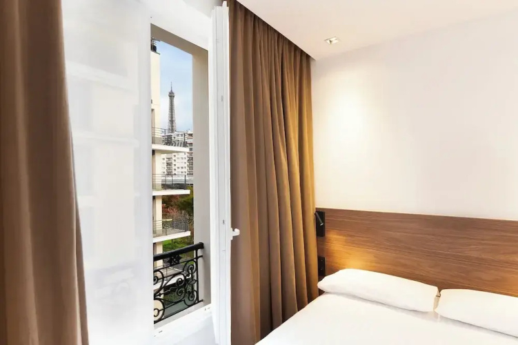 Les Suites Tour Eiffel