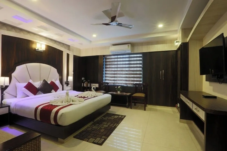 Standard room with city view