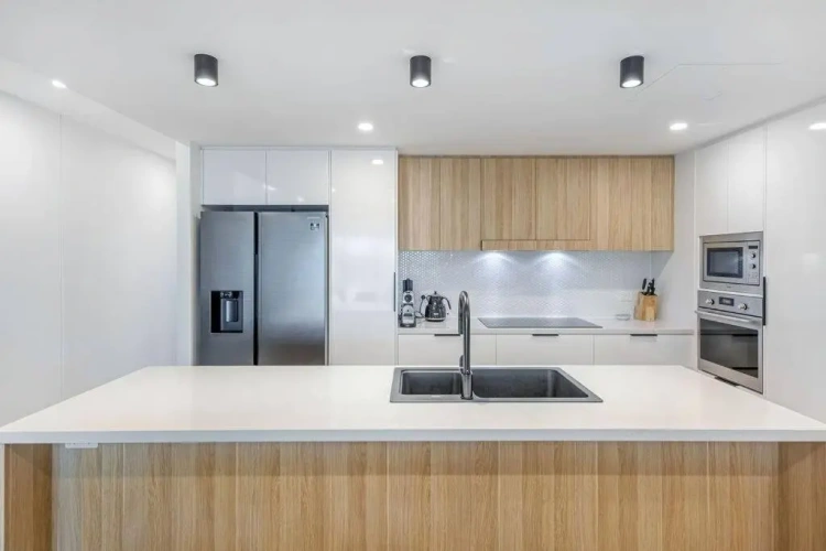 3 Bedrooms Apartment
