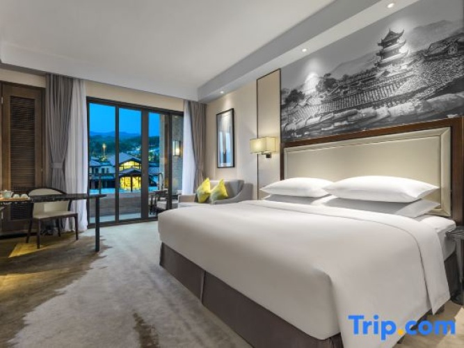 Deluxe Double Suite