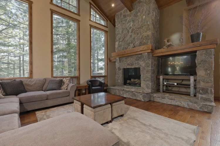 4 Bedrooms Cottage