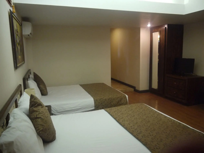 Holiday Saipan Hotel