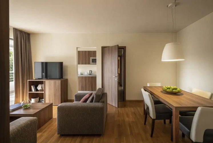 2 Bedrooms Premium Apartment with balcony