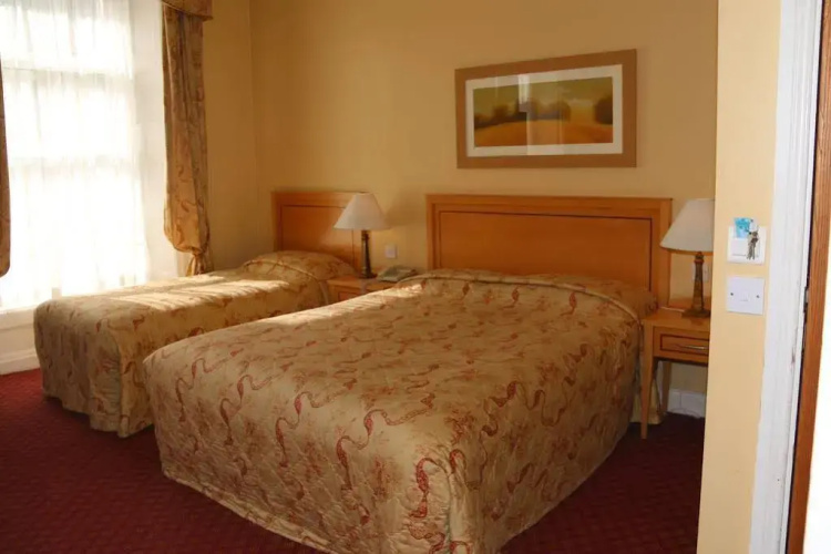 Gullane's Hotel