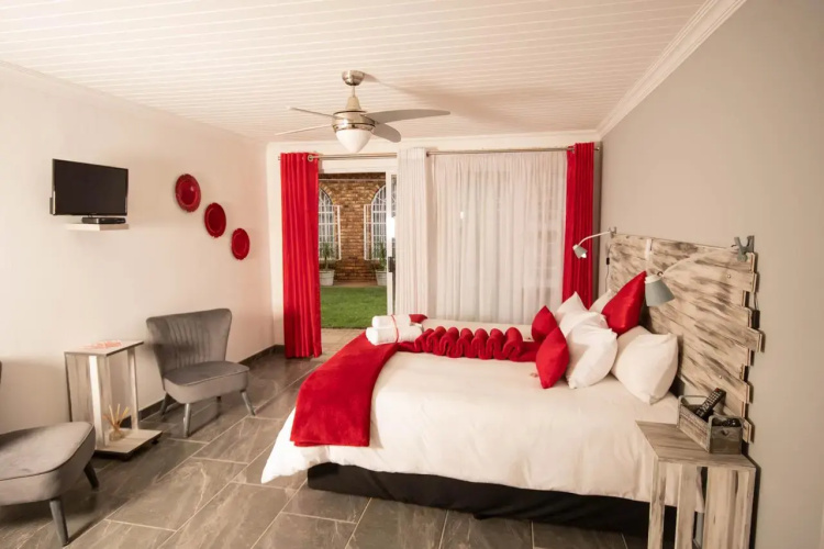 Oppiplot Guest House