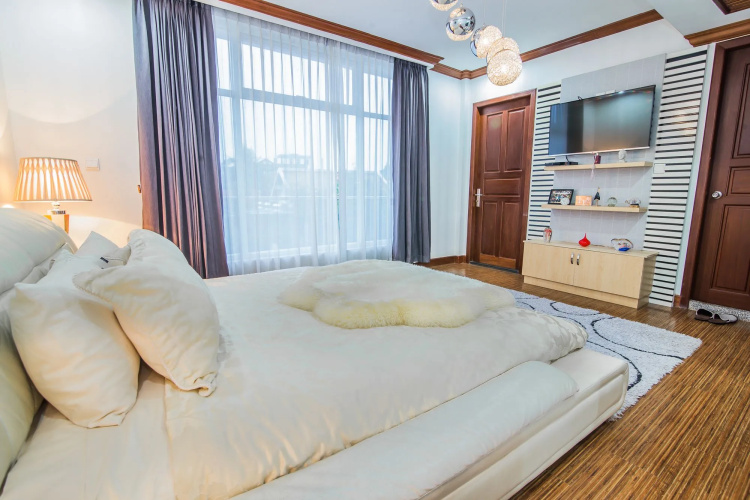 KT Apartment
