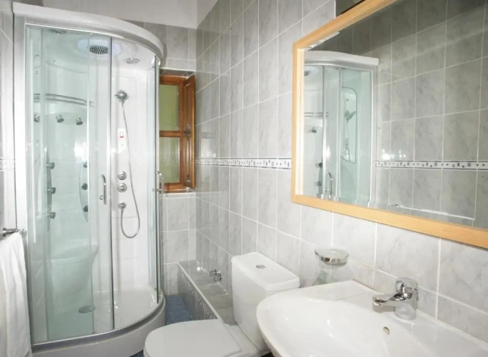 3 Bedrooms Apartment