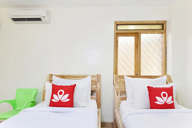 ZEN Rooms Cibogo Pasteur