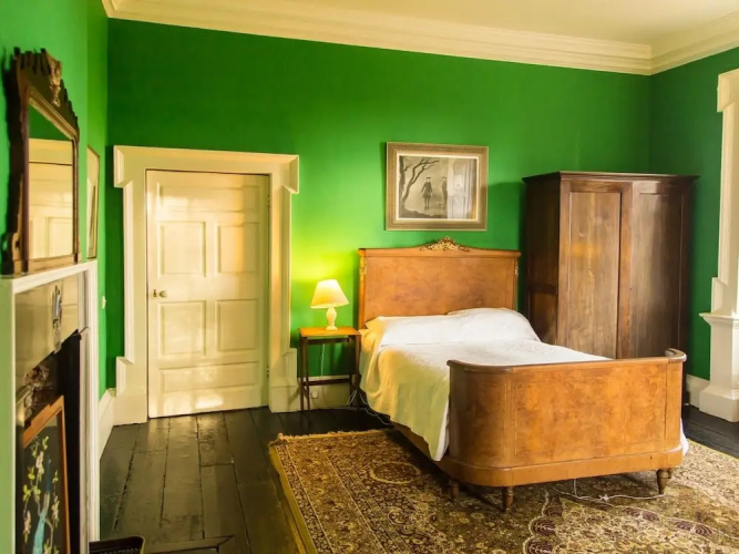 Roundwood House