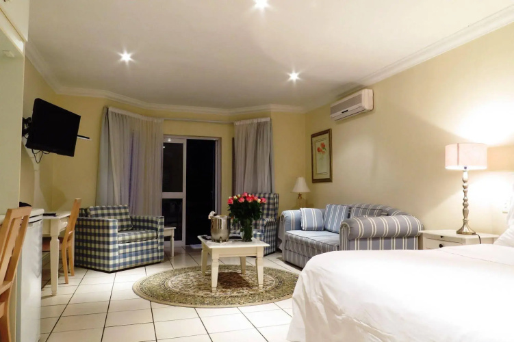Gordon's Beach Lodge