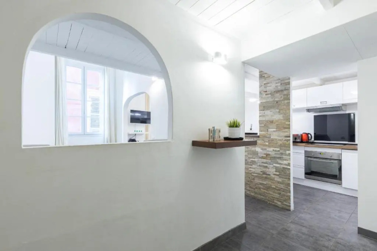 Duplex in Rue de la Préfecture Old Town 2 Bdrs
