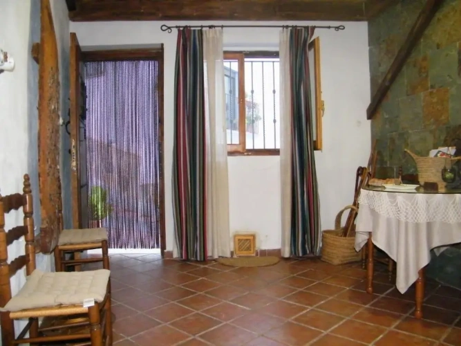 2 Bedrooms Cottage