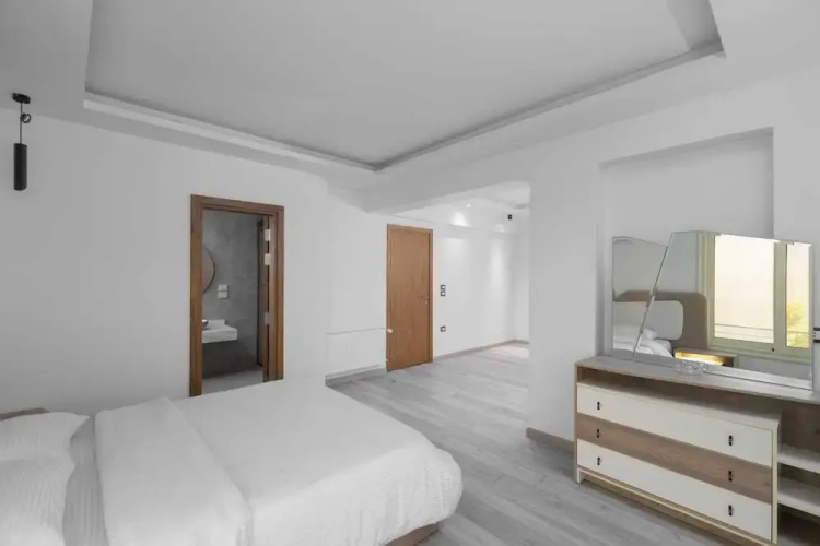 7BD Villa With Pool & Garden