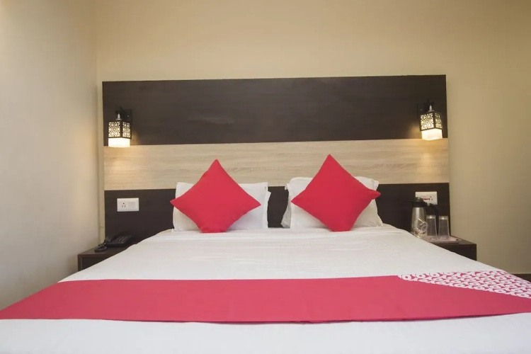 OYO 25087 Hotel Horizon