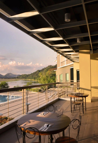 Rivermount Hotel And Resort