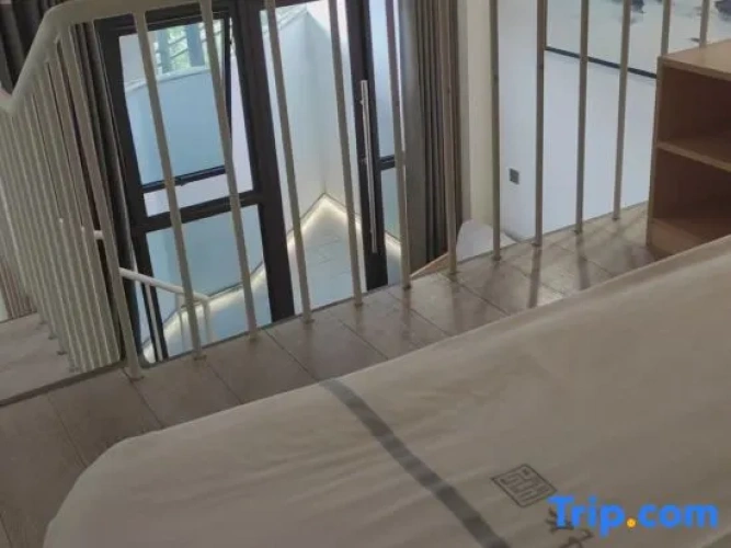 Standard Double Suite