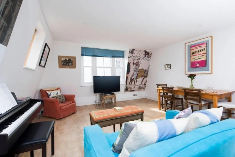 Lovely, Spacious 1BR Central Flat
