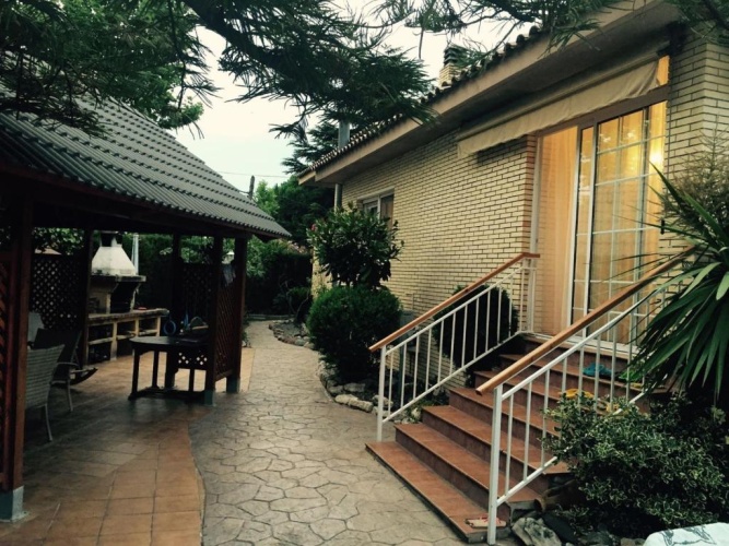3 Bedrooms Villa