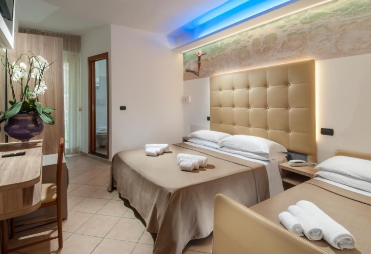 Standard Quadruple room