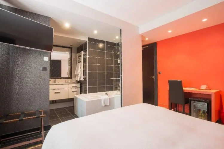 Standard Double room with view