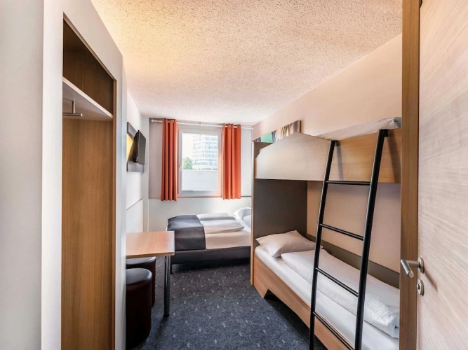 Standard Quadruple room