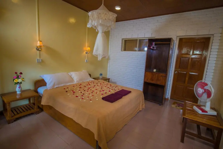 Teak Wood Hotel