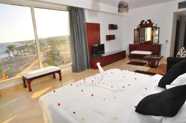Carlton Luxury Resort