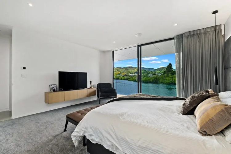 Bespoke Paradise on WIlliam Rees