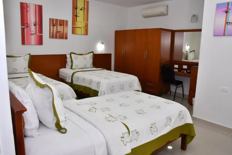 Standard Triple room