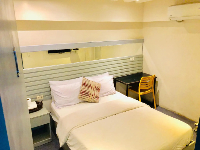 Hometown Hotel Bacolod - Lacson