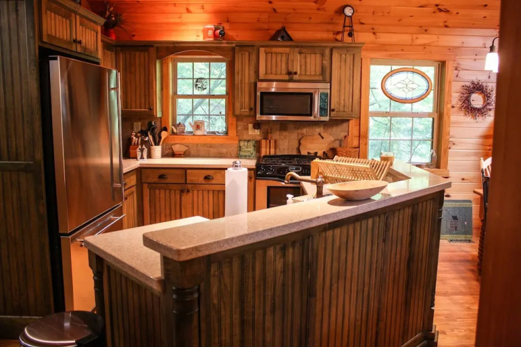 Whispering Falls 2 Bedroom Cabin