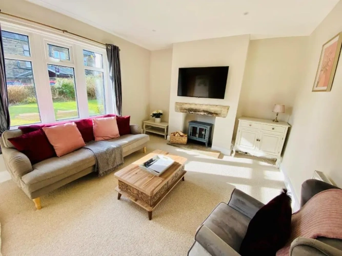 2 Bedrooms Cottage