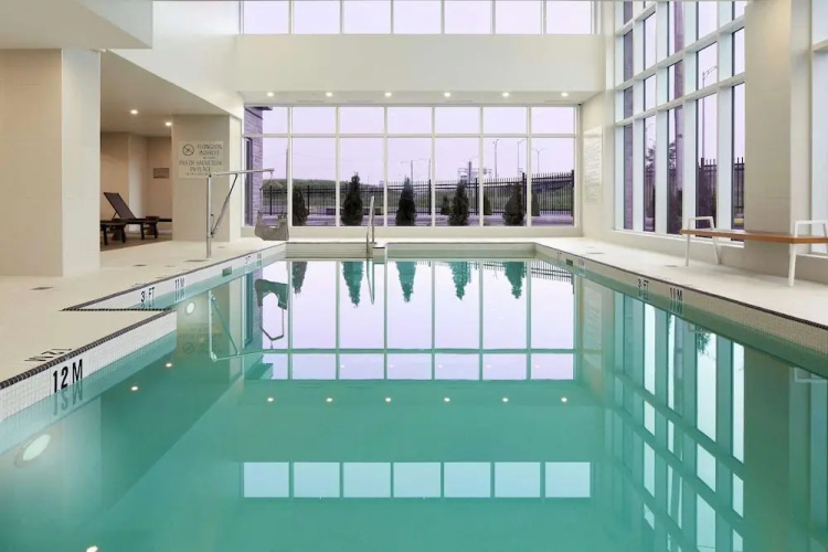 Hotel Mtl Express - Montreal Airport