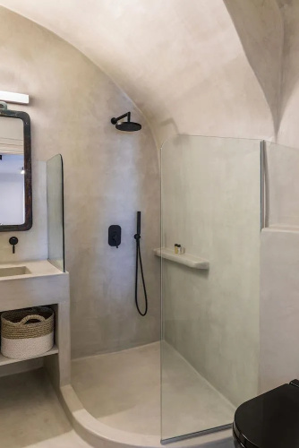 3 Caves by Caldera Houses