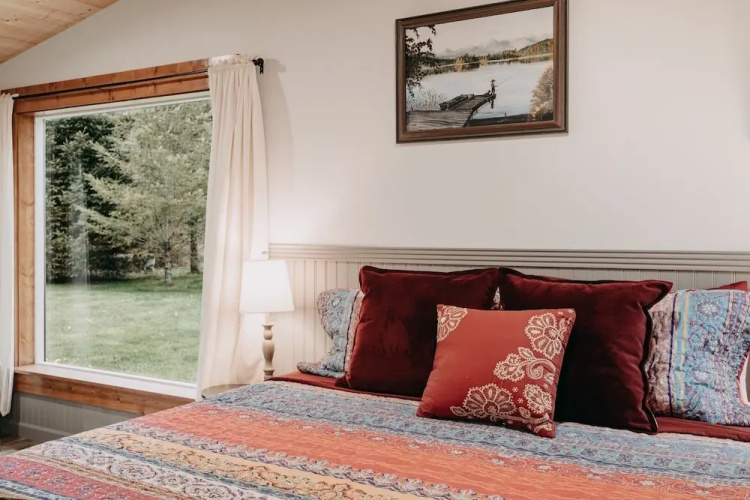 71mf- Rustic - Pets Ok - Sleeps 4 1 Bedroom Cabin by RedAwning