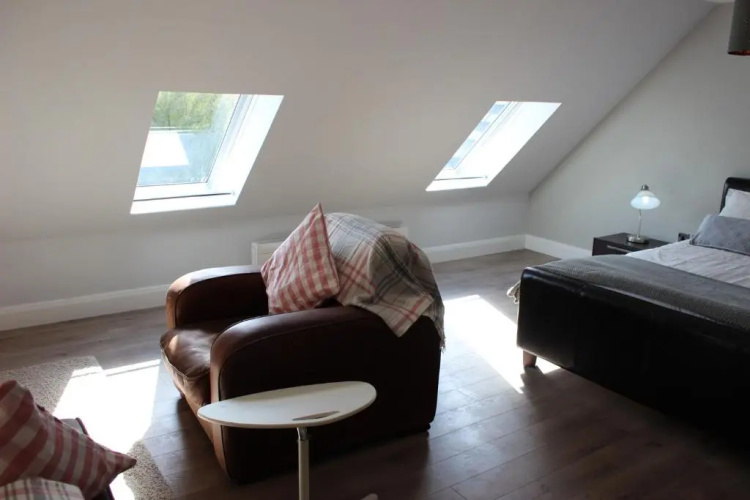 Lakeside Studio 2 Loft Apartment