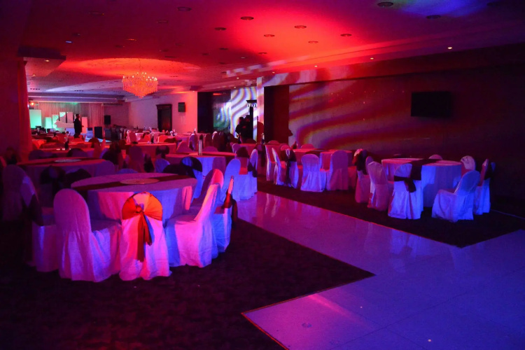 Sandy Le Oriental Hotel